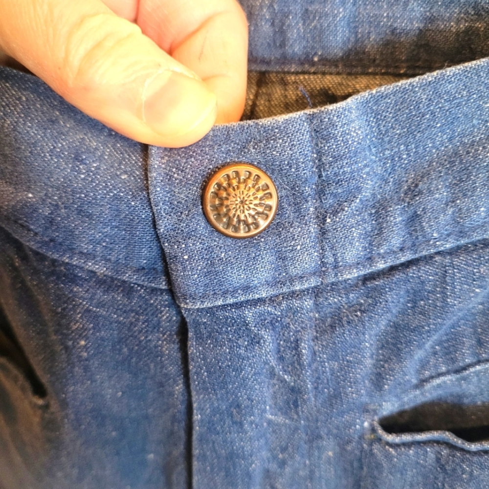 Vintage 1970s "Time And Place" Bellbottom Jeans. Waist: 28" View 4